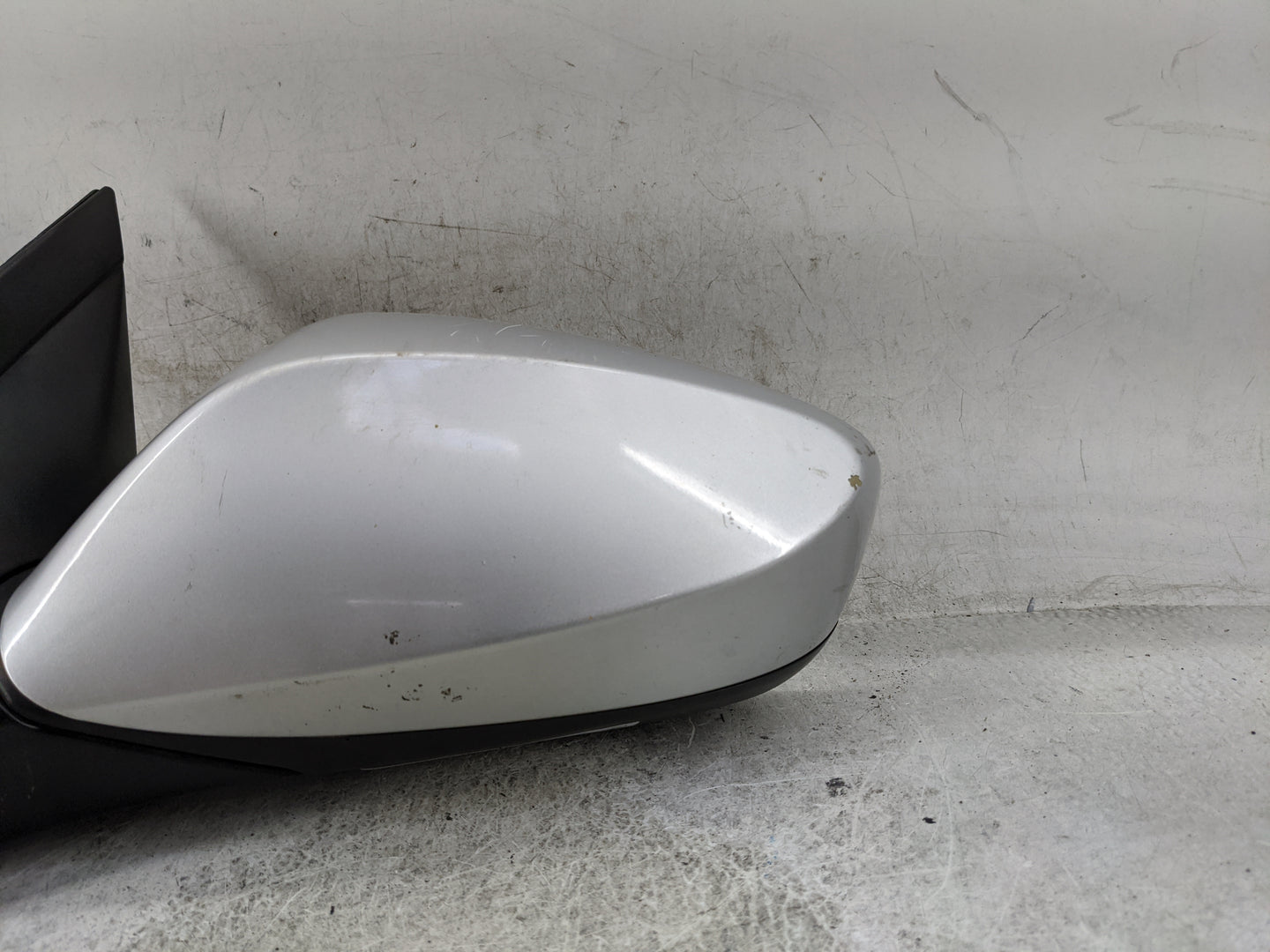 2016 Hyundai Elantra Driver Side View Mirror - Left Door Mirror OEM Used - Oemusedautoparts1.com