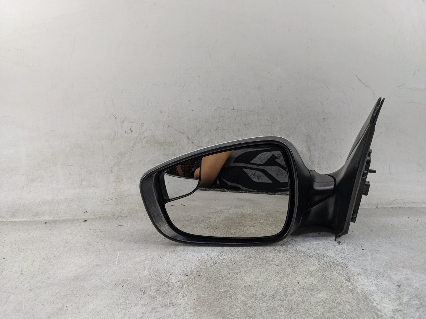 2016 Hyundai Elantra Driver Side View Mirror - Left Door Mirror OEM Used - Oemusedautoparts1.com