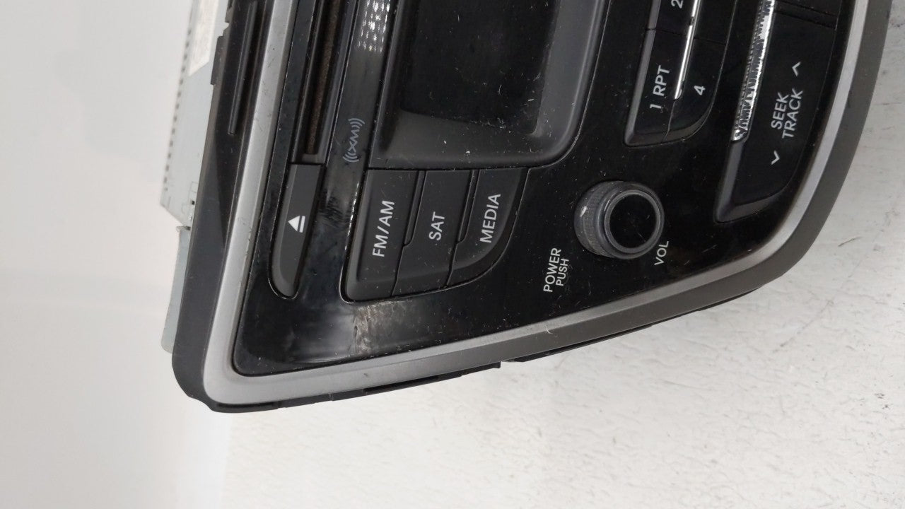2014-2016 Hyundai Elantra Am Fm Cd Player Radio Receiver - Oemusedautoparts1.com