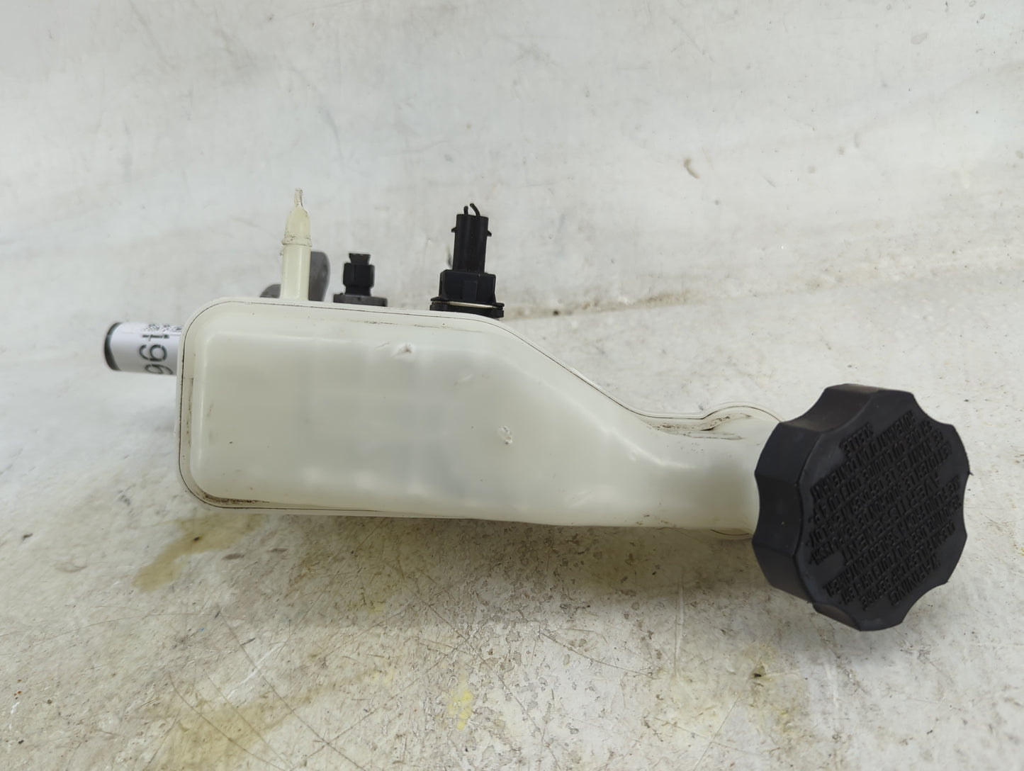 Hyundai Elantra Brake Master Cylinder 1496714 - Oemusedautoparts1.com