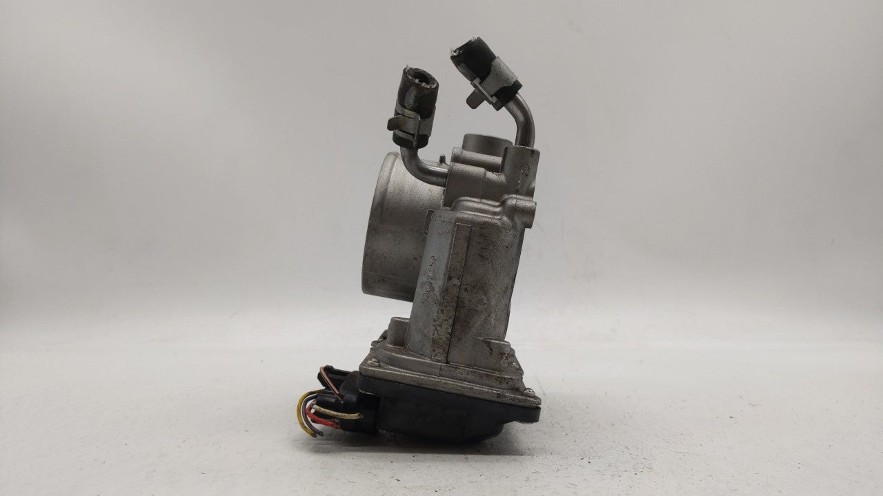 2011-2018 Hyundai Elantra Throttle Body P/N:35100-2E000 Fits Fits 2011 2012 2013 2014 2015 2016 2017 2018 2019 OEM Used Auto