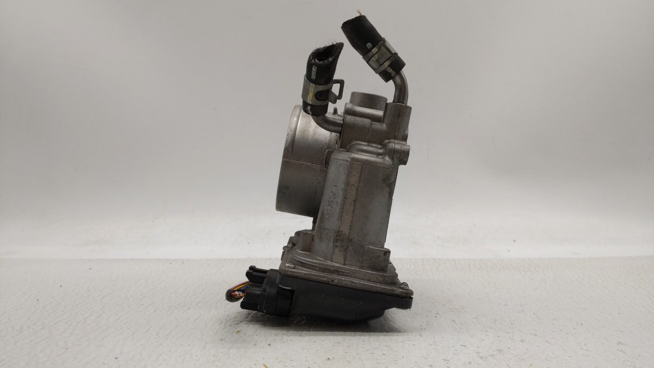 2011-2018 Hyundai Elantra Throttle Body P/N:35100-2E000 Fits Fits 2011 2012 2013 2014 2015 2016 2017 2018 2019 OEM Used Auto