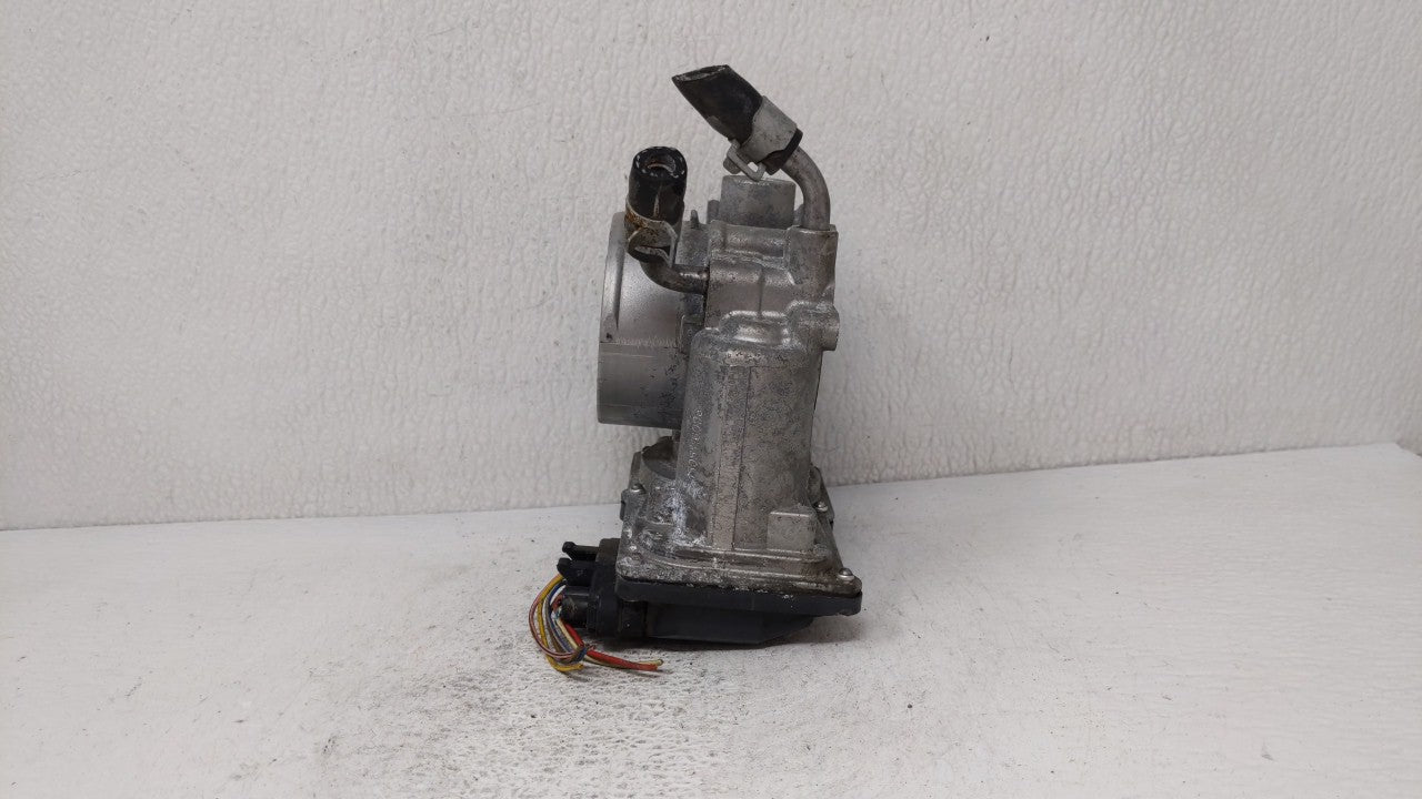 2011-2018 Hyundai Elantra Throttle Body P/N:35100-2E000 Fits Fits 2011 2012 2013 2014 2015 2016 2017 2018 2019 OEM Used Auto