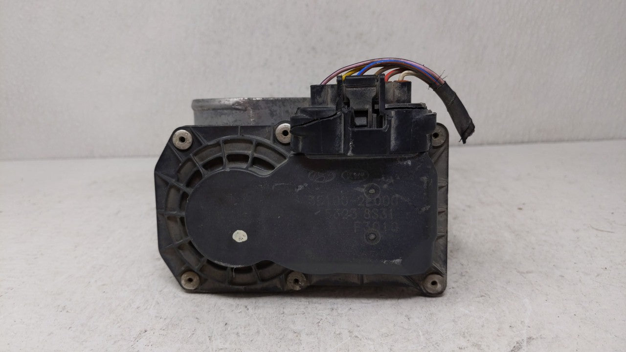 2011-2018 Hyundai Elantra Throttle Body P/N:35100-2E000 Fits Fits 2011 2012 2013 2014 2015 2016 2017 2018 2019 OEM Used Auto