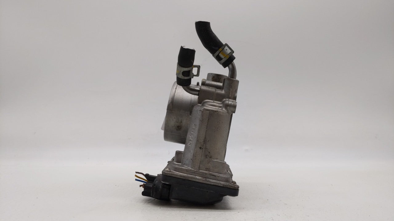 2011-2018 Hyundai Elantra Throttle Body P/N:35100-2E000 Fits Fits 2011 2012 2013 2014 2015 2016 2017 2018 2019 OEM Used Auto
