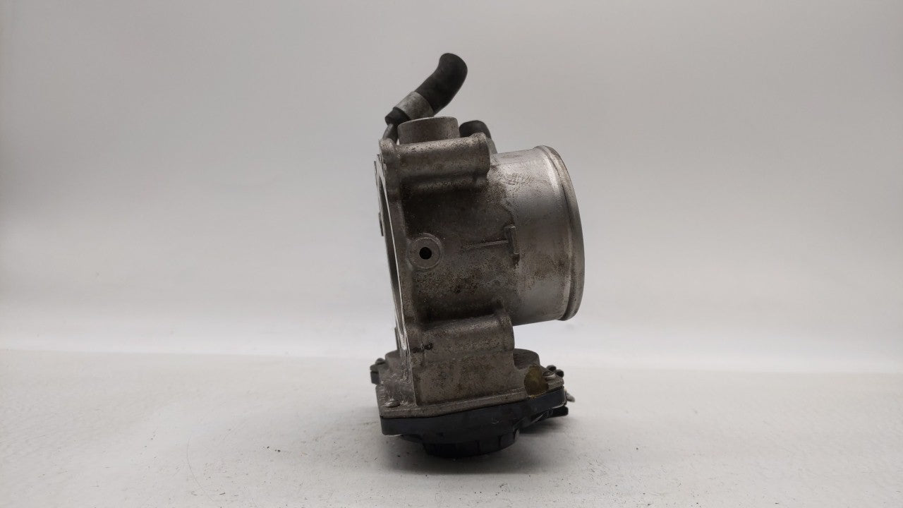 2011-2018 Hyundai Elantra Throttle Body P/N:35100-2E000 Fits Fits 2011 2012 2013 2014 2015 2016 2017 2018 2019 OEM Used Auto