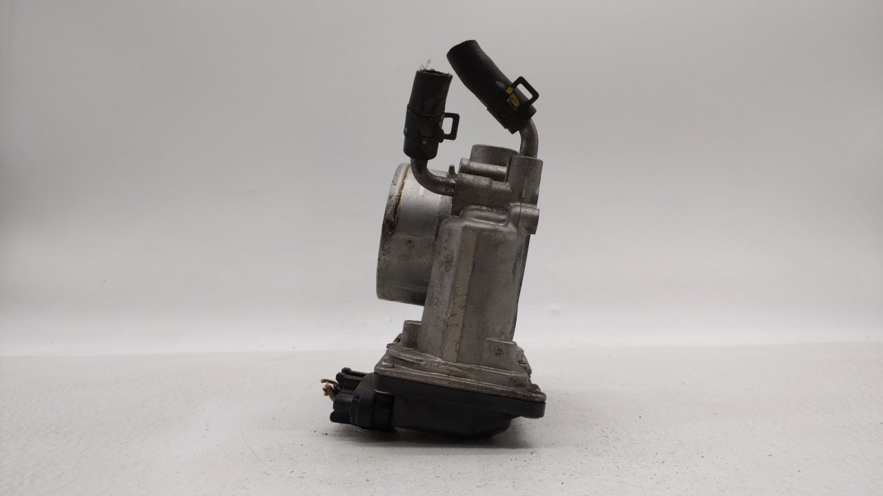 2011-2018 Hyundai Elantra Throttle Body P/N:35100-2E000 Fits Fits 2011 2012 2013 2014 2015 2016 2017 2018 2019 OEM Used Auto