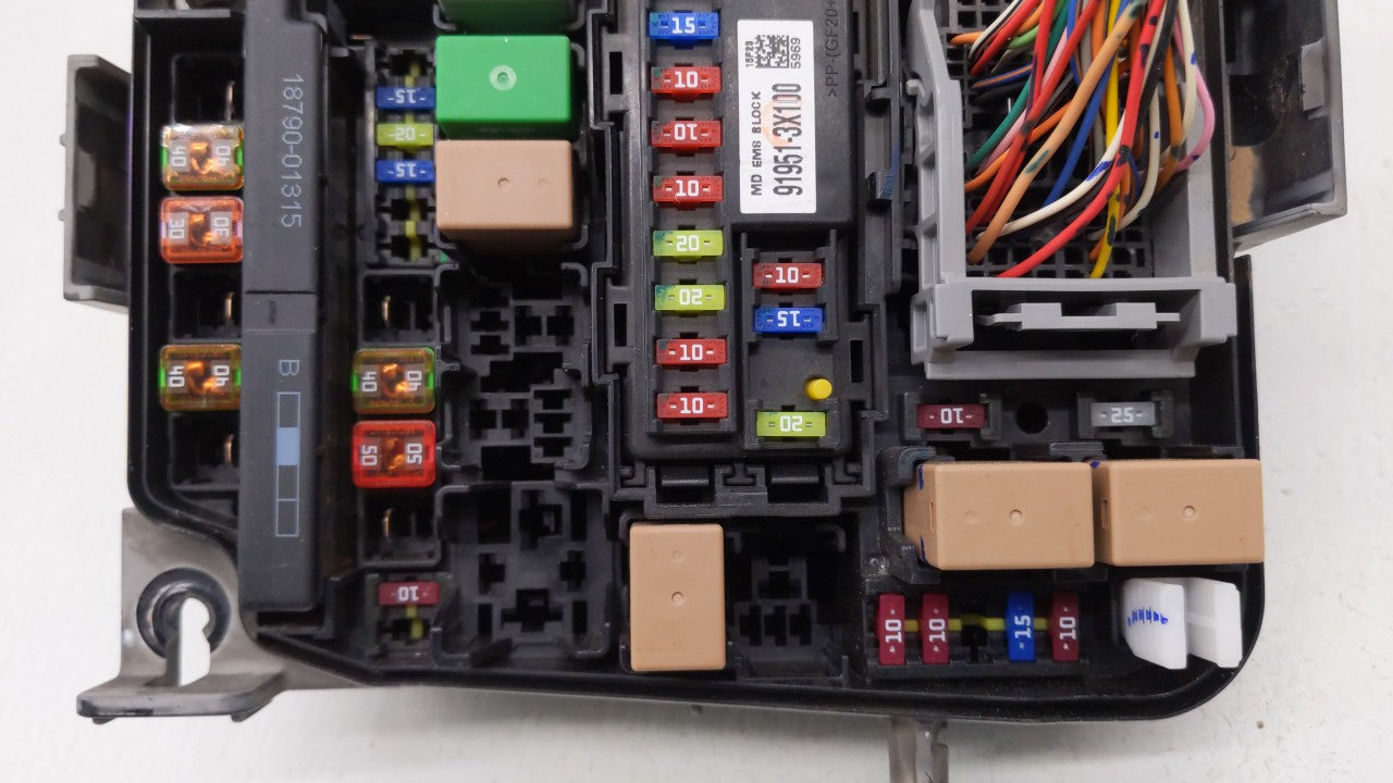 2014-2016 Hyundai Elantra Fusebox Fuse Box Panel Relay Module P/N:91951-3X100 Fits Fits 2014 2015 2016 OEM Used Auto Parts -