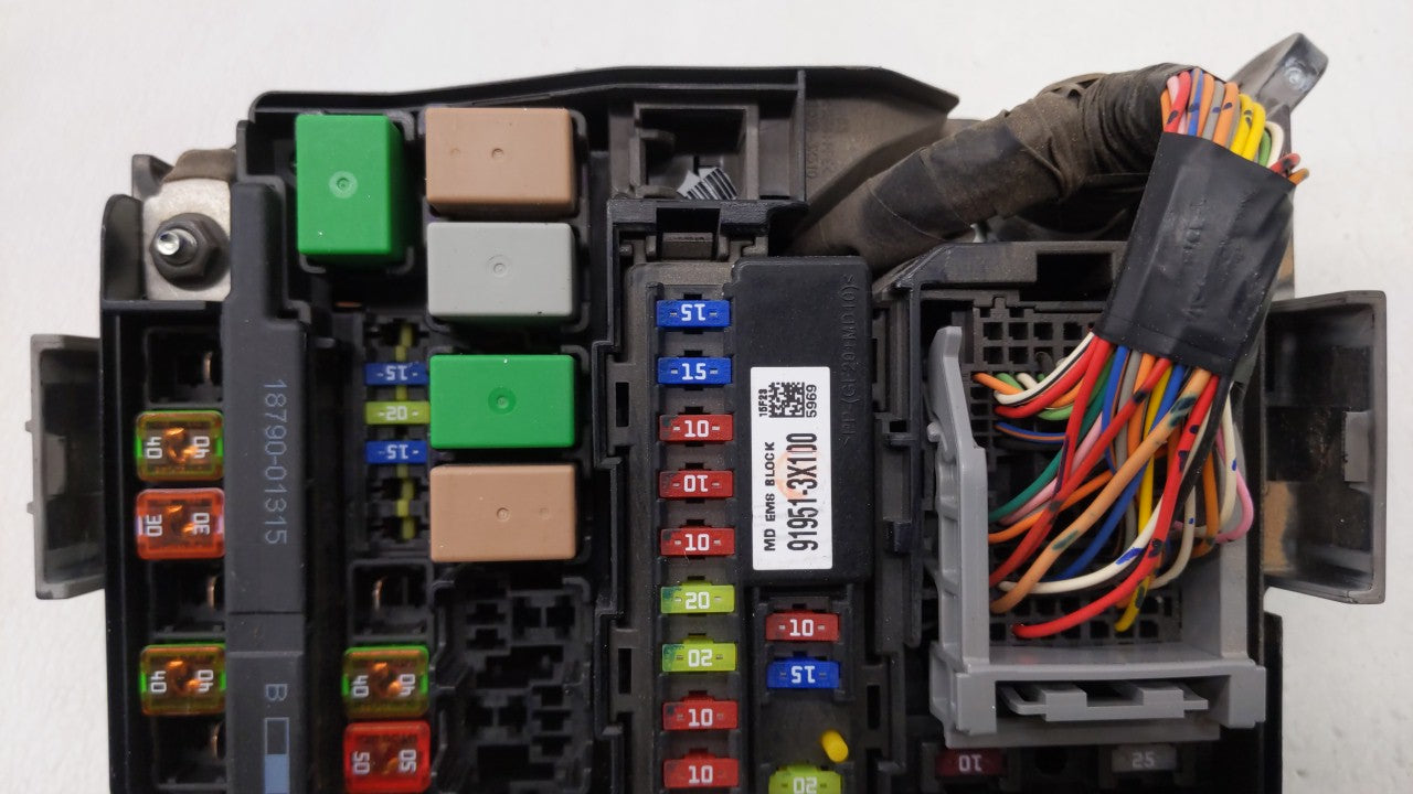 2014-2016 Hyundai Elantra Fusebox Fuse Box Panel Relay Module P/N:91951-3X100 Fits Fits 2014 2015 2016 OEM Used Auto Parts -