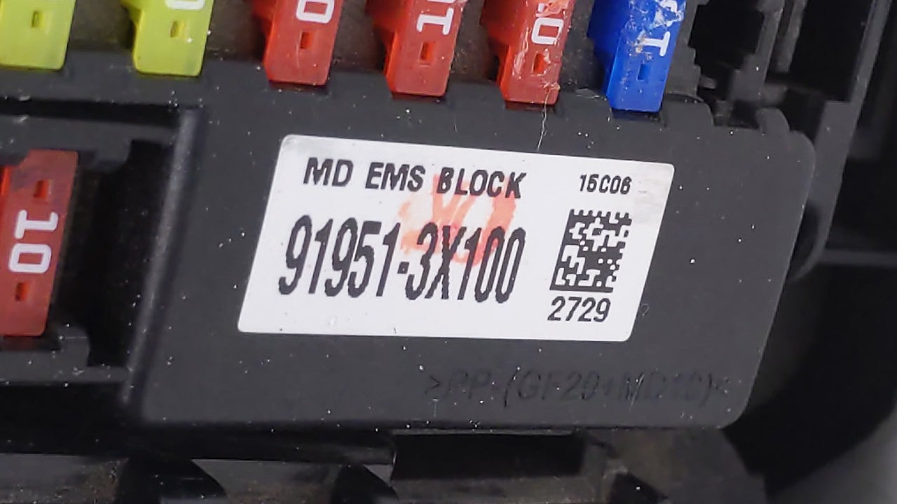 2014-2016 Hyundai Elantra Fusebox Fuse Box Panel Relay Module P/N:91951-3X100 Fits Fits 2014 2015 2016 OEM Used Auto Parts -