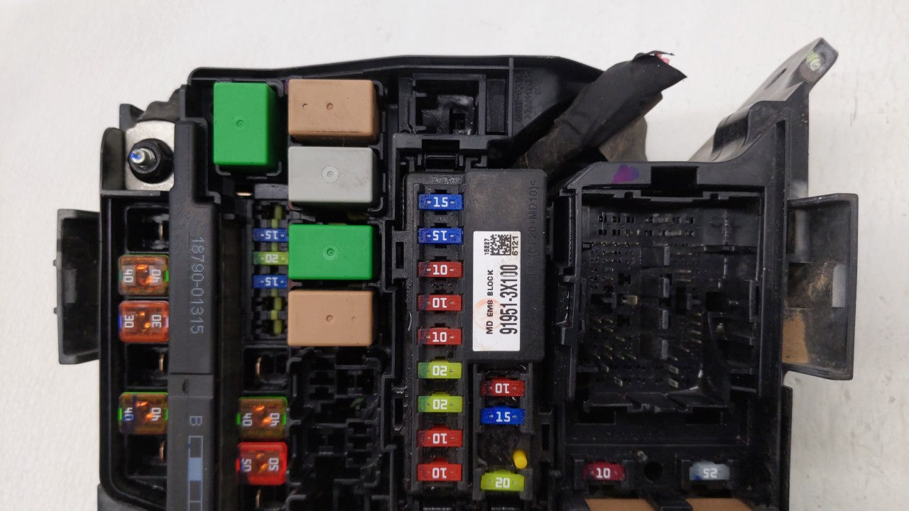 2014-2016 Hyundai Elantra Fusebox Fuse Box Panel Relay Module P/N:91951-3X100 Fits Fits 2014 2015 2016 OEM Used Auto Parts -