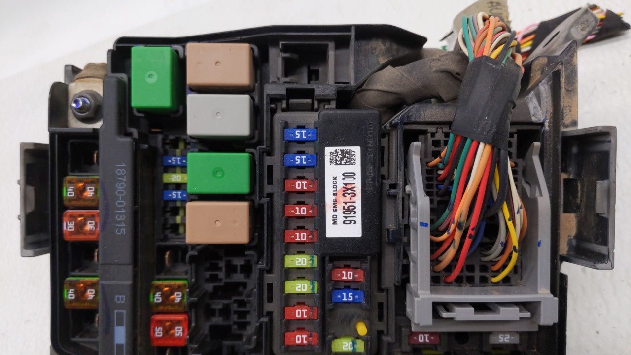 2014-2016 Hyundai Elantra Fusebox Fuse Box Panel Relay Module P/N:91951-3X100 Fits Fits 2014 2015 2016 OEM Used Auto Parts -