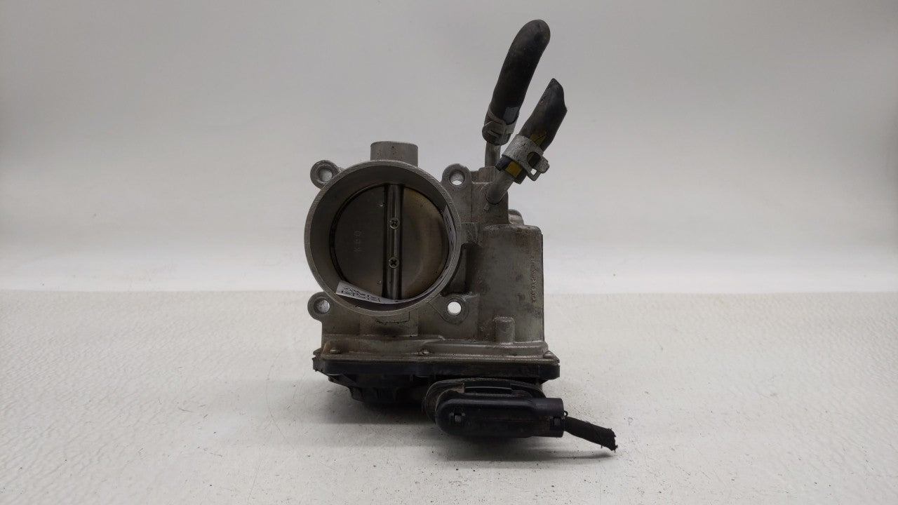 2011-2018 Hyundai Elantra Throttle Body P/N:35100-2E000 Fits Fits 2011 2012 2013 2014 2015 2016 2017 2018 2019 OEM Used Auto