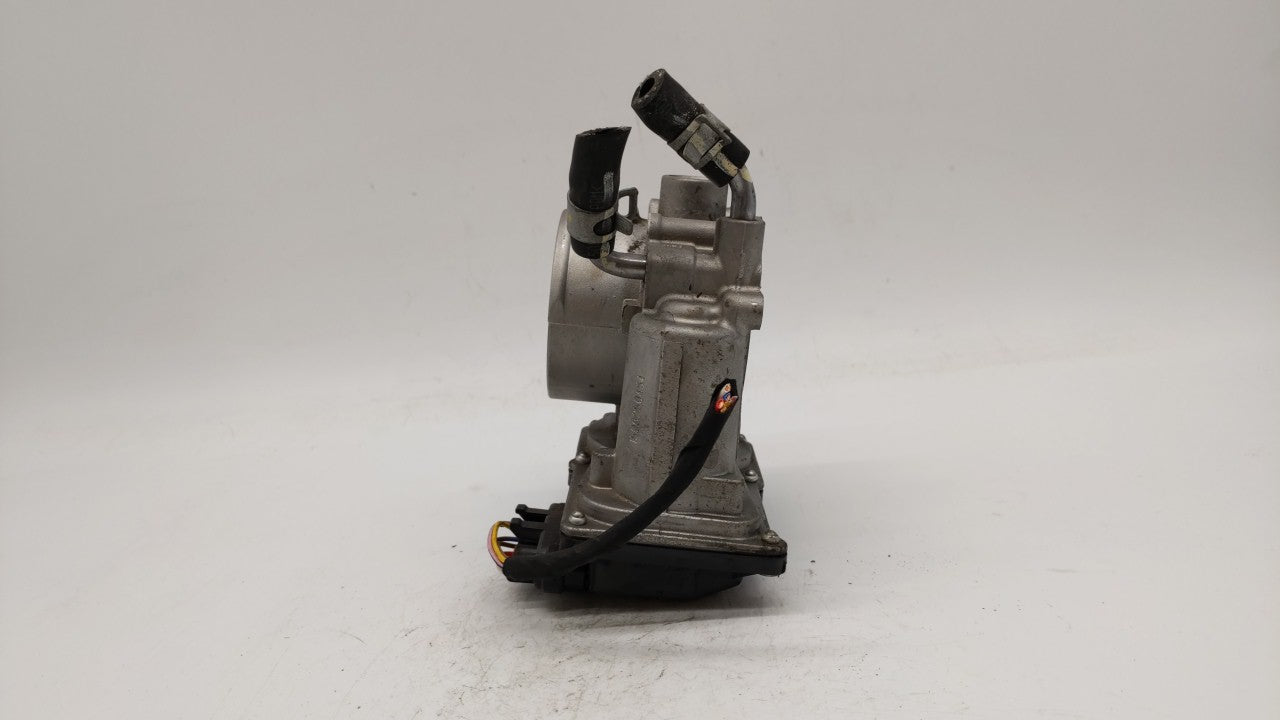 2011-2018 Hyundai Elantra Throttle Body P/N:35100-2E000 Fits Fits 2011 2012 2013 2014 2015 2016 2017 2018 2019 OEM Used Auto
