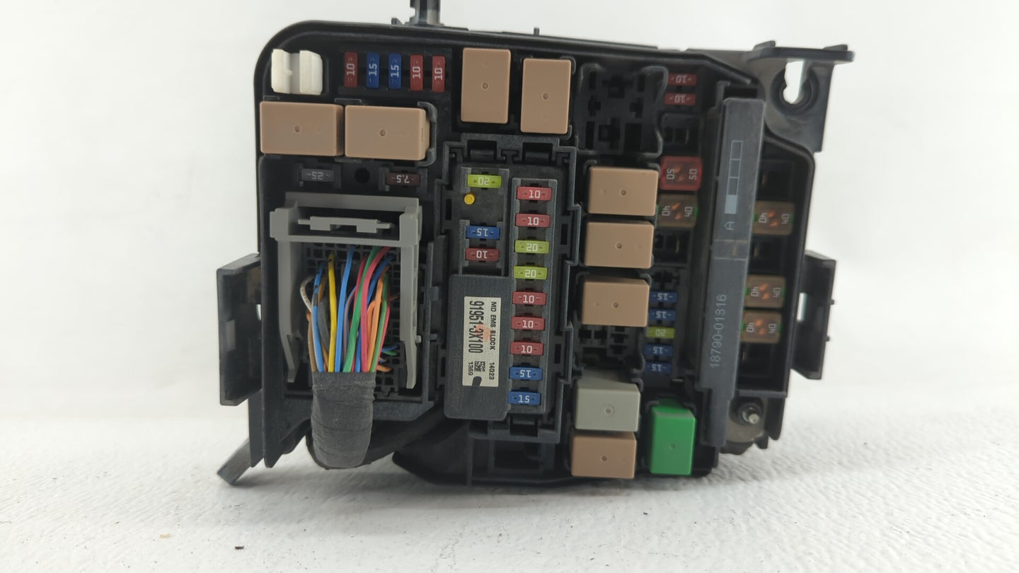 2014-2016 Hyundai Elantra Fusebox Fuse Box Panel Relay Module P/N:91265-3X080 91950-3X510 Fits Fits 2014 2015 2016 OEM Used 