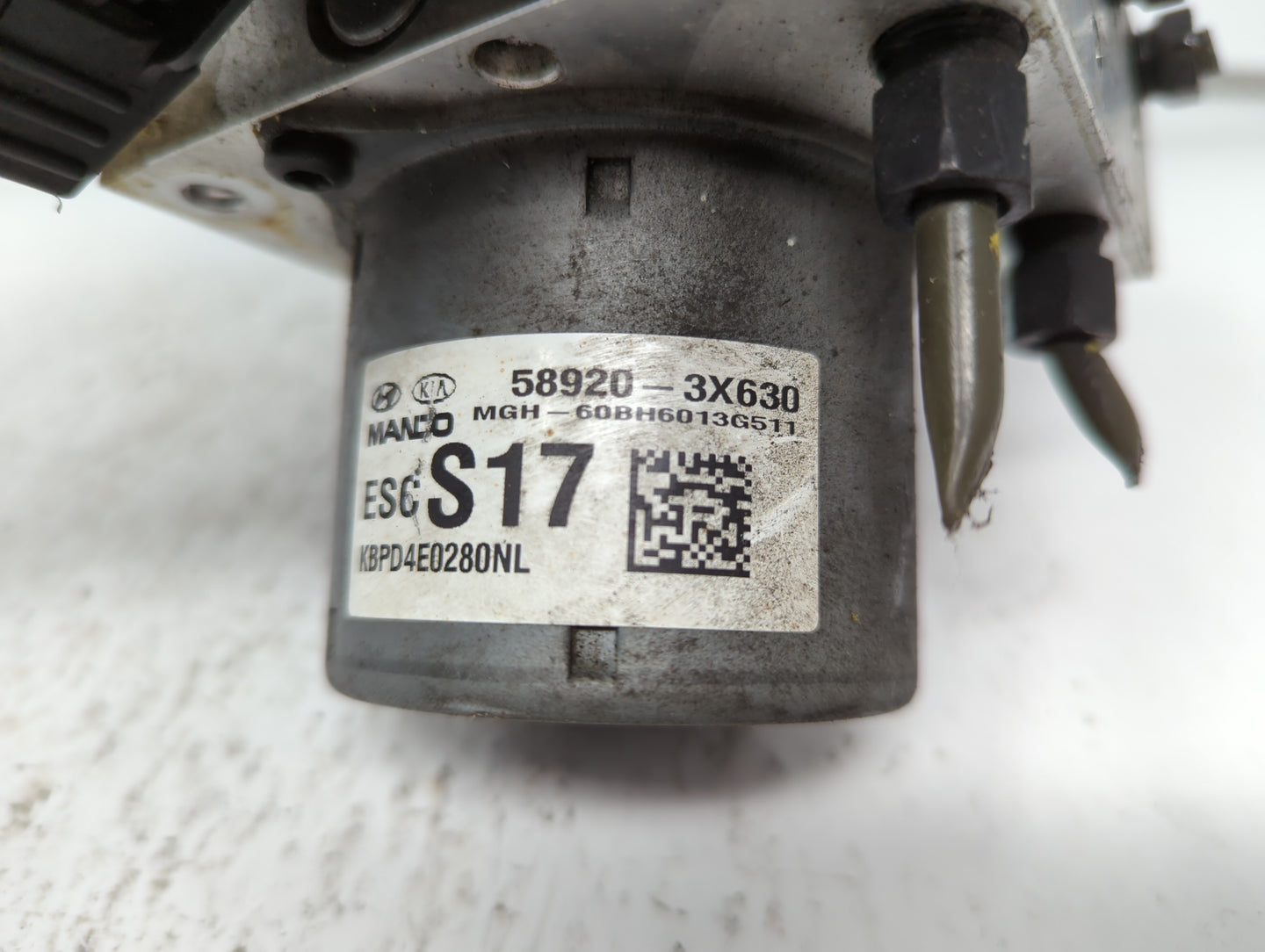 2014-2016 Hyundai Elantra ABS Pump Control Module Replacement P/N:BE6003G510 58920-3X630 Fits Fits 2014 2015 2016 OEM Used A