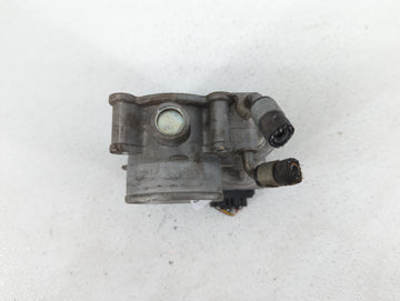 2011-2018 Hyundai Elantra Throttle Body P/N:35100-2E000 1302150124 Fits Fits 2011 2012 2013 2014 2015 2016 2017 2018 2019 OEM Used Auto Parts