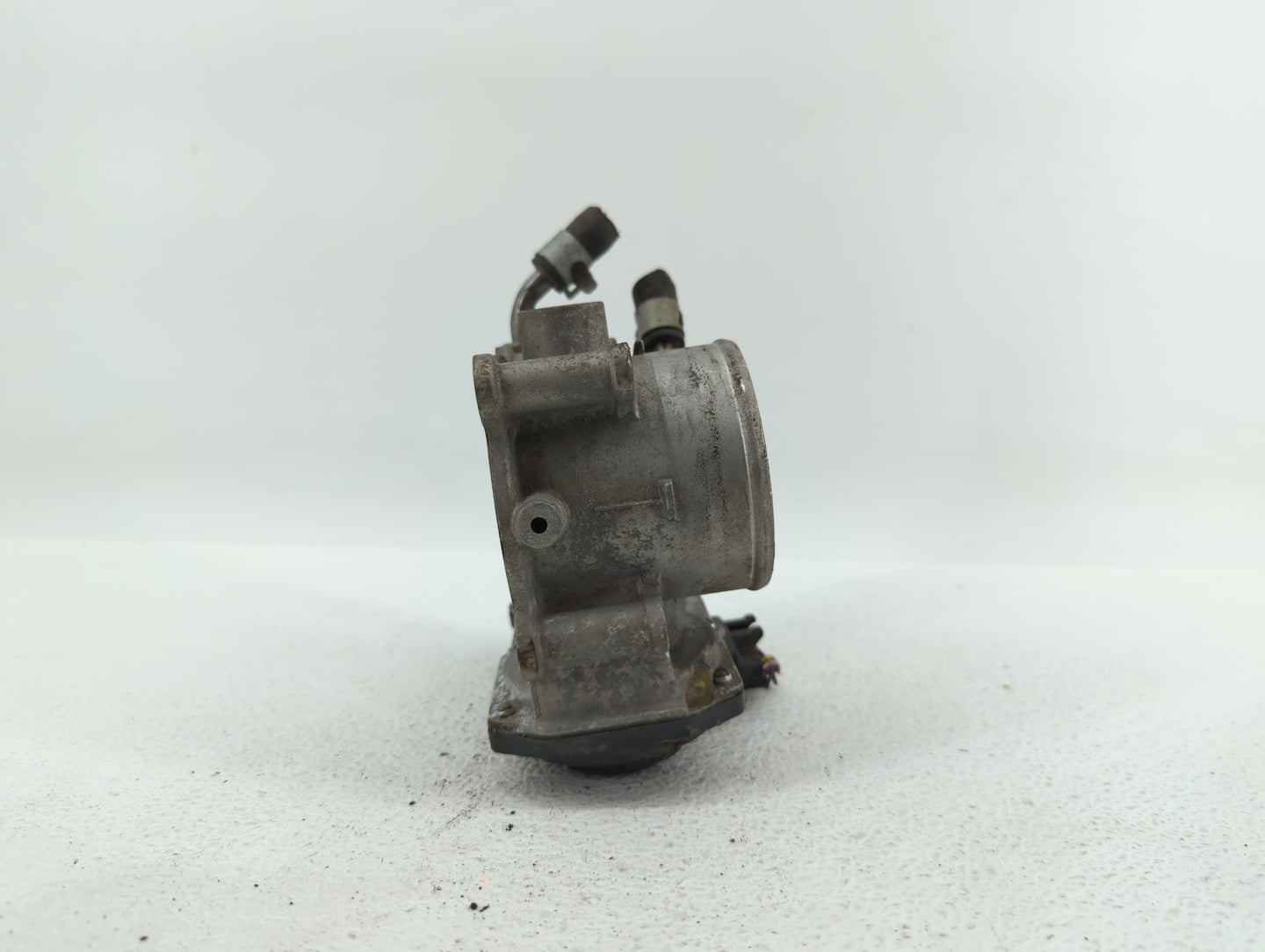 2011-2018 Hyundai Elantra Throttle Body P/N:35100-2E000 1302150124 Fits Fits 2011 2012 2013 2014 2015 2016 2017 2018 2019 OE