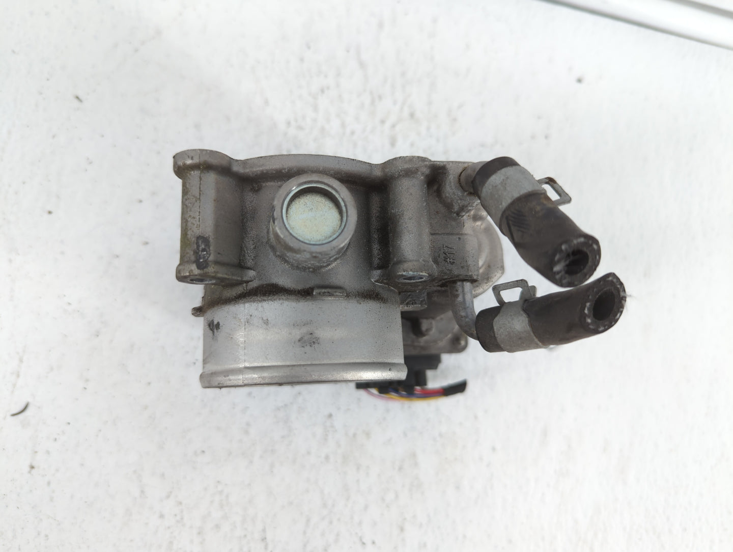 2011-2020 Hyundai Elantra Throttle Body P/N:35100-2E000 1302150124 Fits OEM Used Auto Parts - Oemusedautoparts1.com