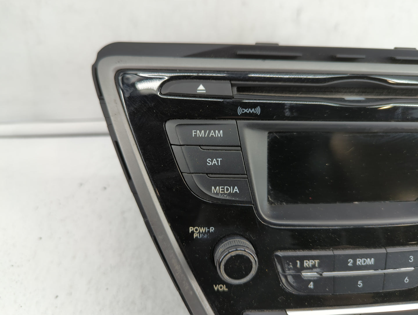 2014-2016 Hyundai Elantra Am Fm Cd Player Radio Receiver - Oemusedautoparts1.com