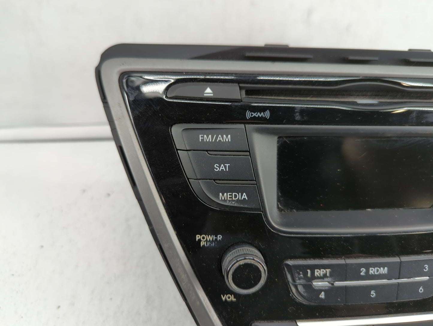 2014-2016 Hyundai Elantra Am Fm Cd Player Radio Receiver - Oemusedautoparts1.com