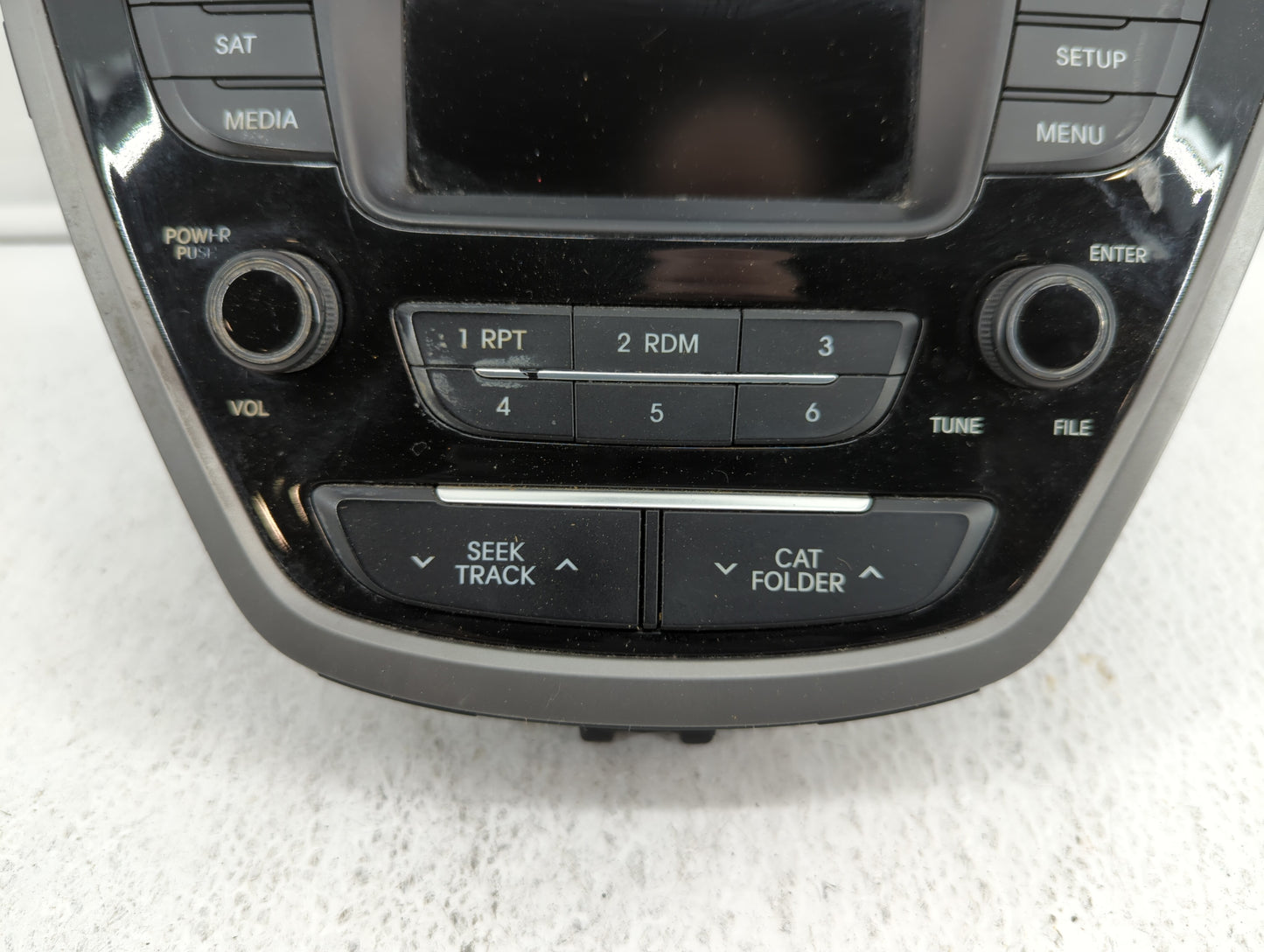 2014-2016 Hyundai Elantra Am Fm Cd Player Radio Receiver - Oemusedautoparts1.com