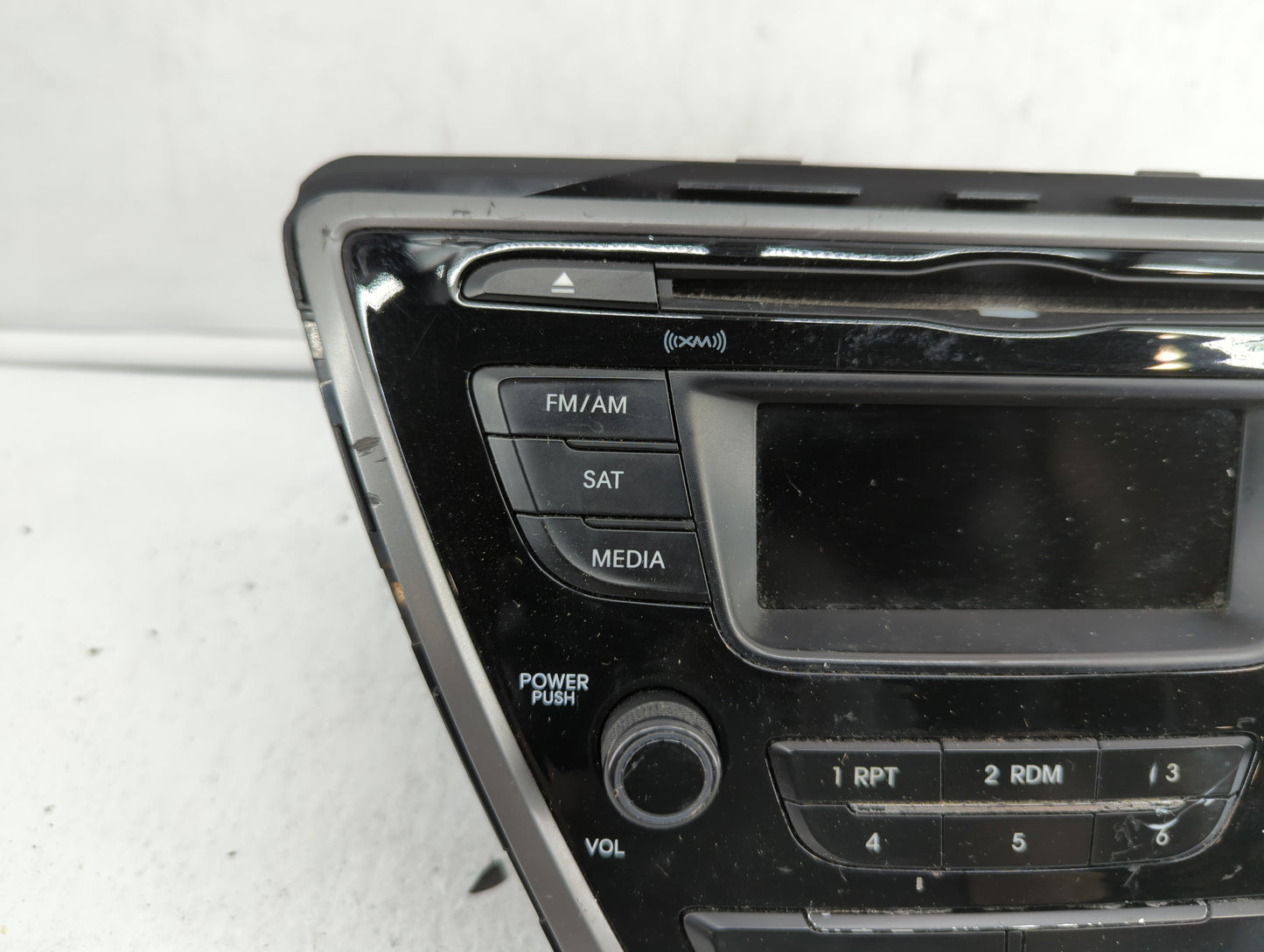 2014-2016 Hyundai Elantra Am Fm Cd Player Radio Receiver - Oemusedautoparts1.com