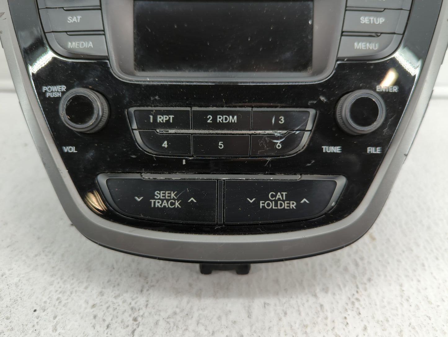 2014-2016 Hyundai Elantra Am Fm Cd Player Radio Receiver - Oemusedautoparts1.com