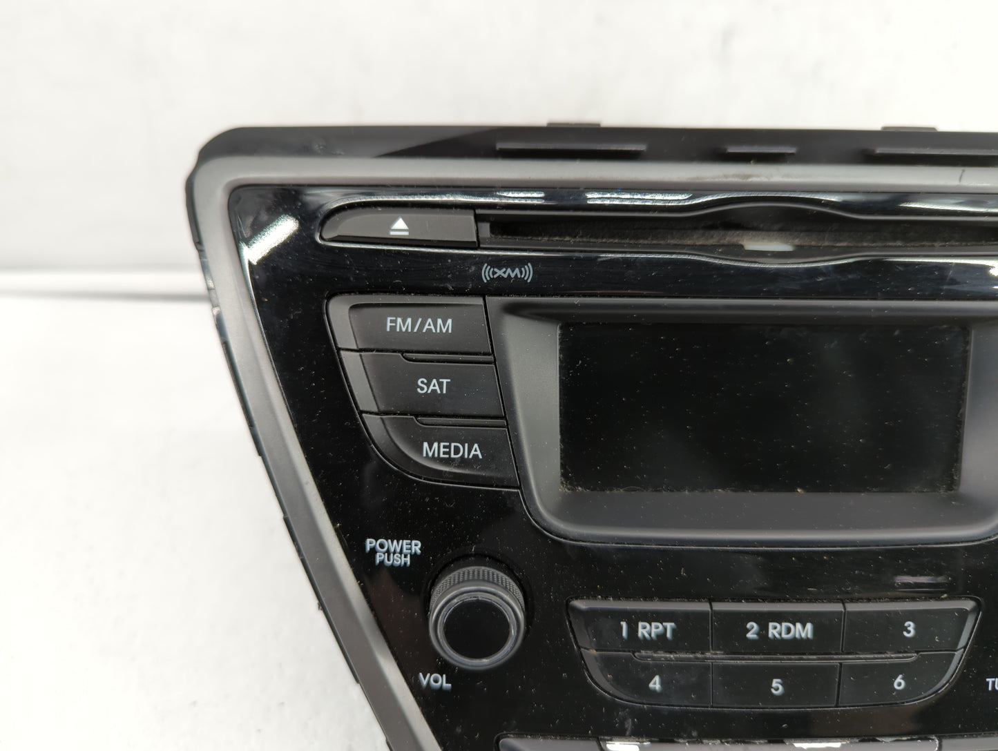 2014-2016 Hyundai Elantra Am Fm Cd Player Radio Receiver - Oemusedautoparts1.com
