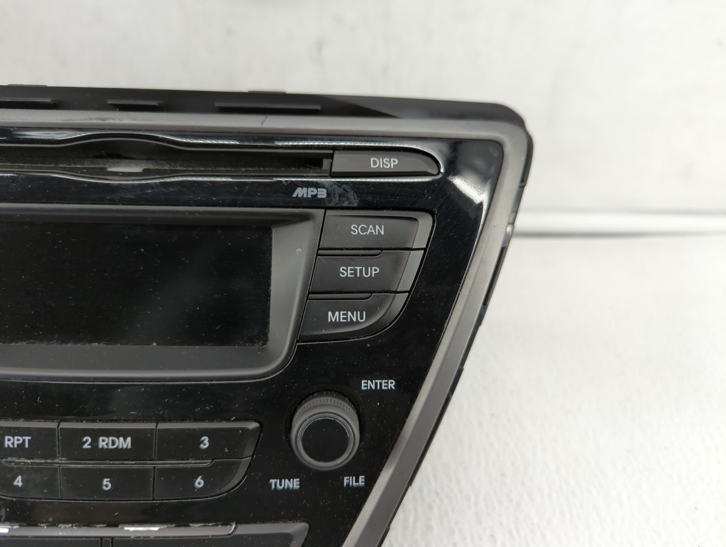 2014-2016 Hyundai Elantra Am Fm Cd Player Radio Receiver - Oemusedautoparts1.com