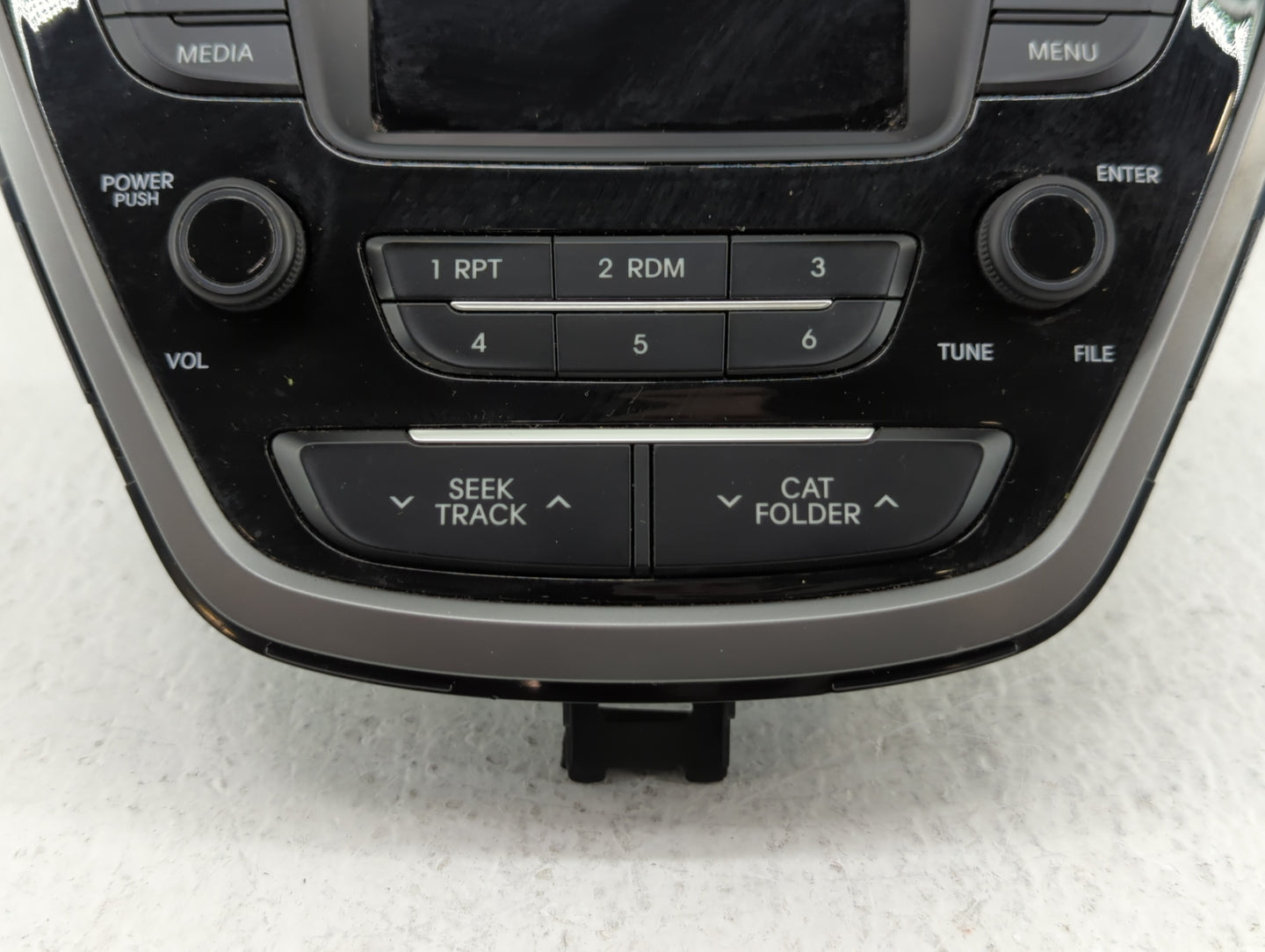 2014-2016 Hyundai Elantra Am Fm Cd Player Radio Receiver - Oemusedautoparts1.com