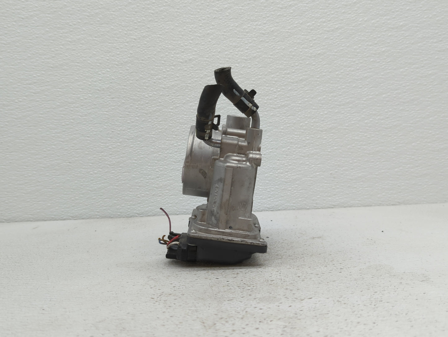 2011-2018 Hyundai Elantra Throttle Body P/N:35100-2E000 1302150124 Fits Fits 2011 2012 2013 2014 2015 2016 2017 2018 2019 OE