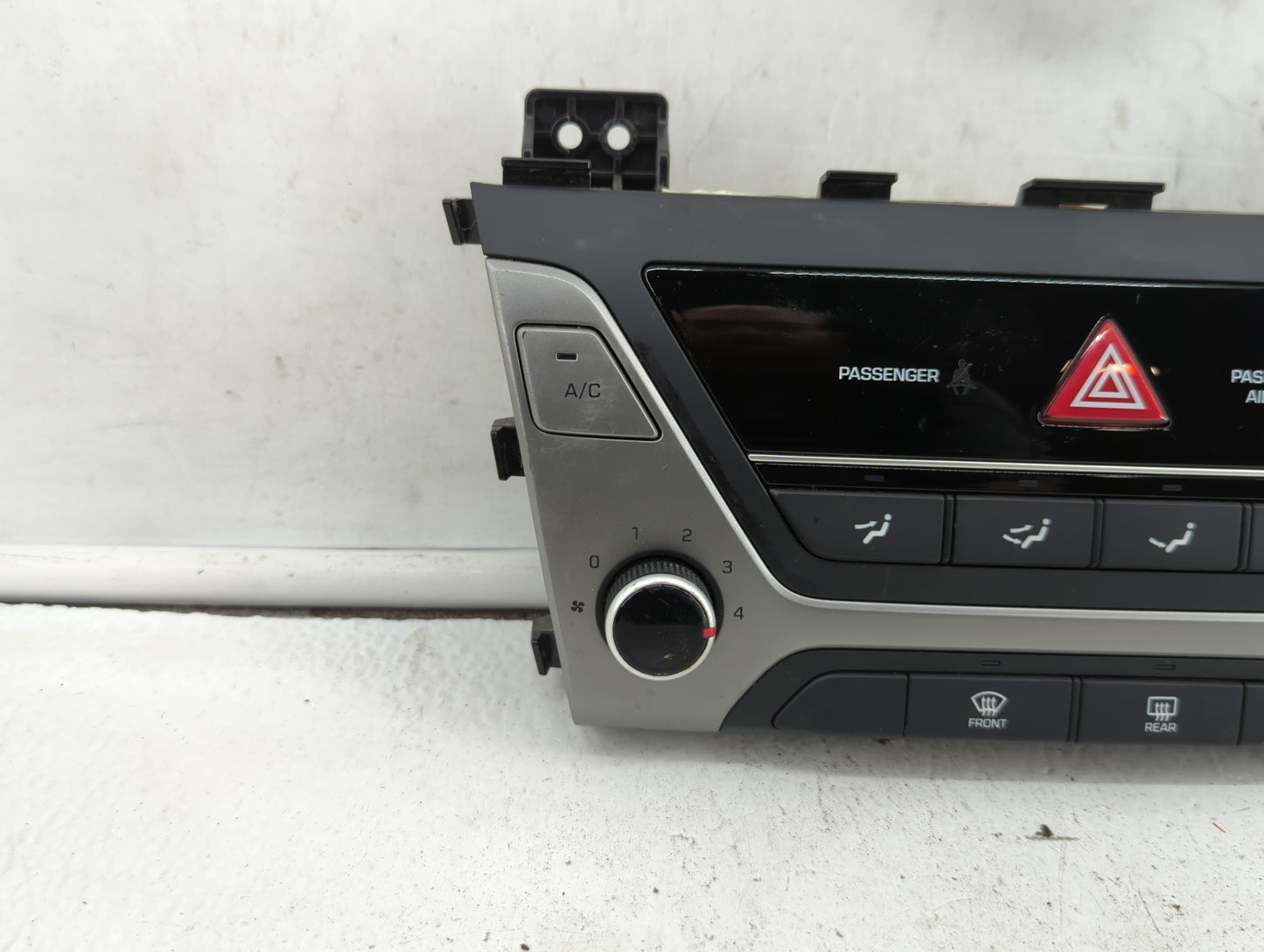 2017-2018 Hyundai Elantra Climate Control Module Temperature AC/Heater Replacement P/N:97250-F20604X 97250-F2XXX Fits OEM Us