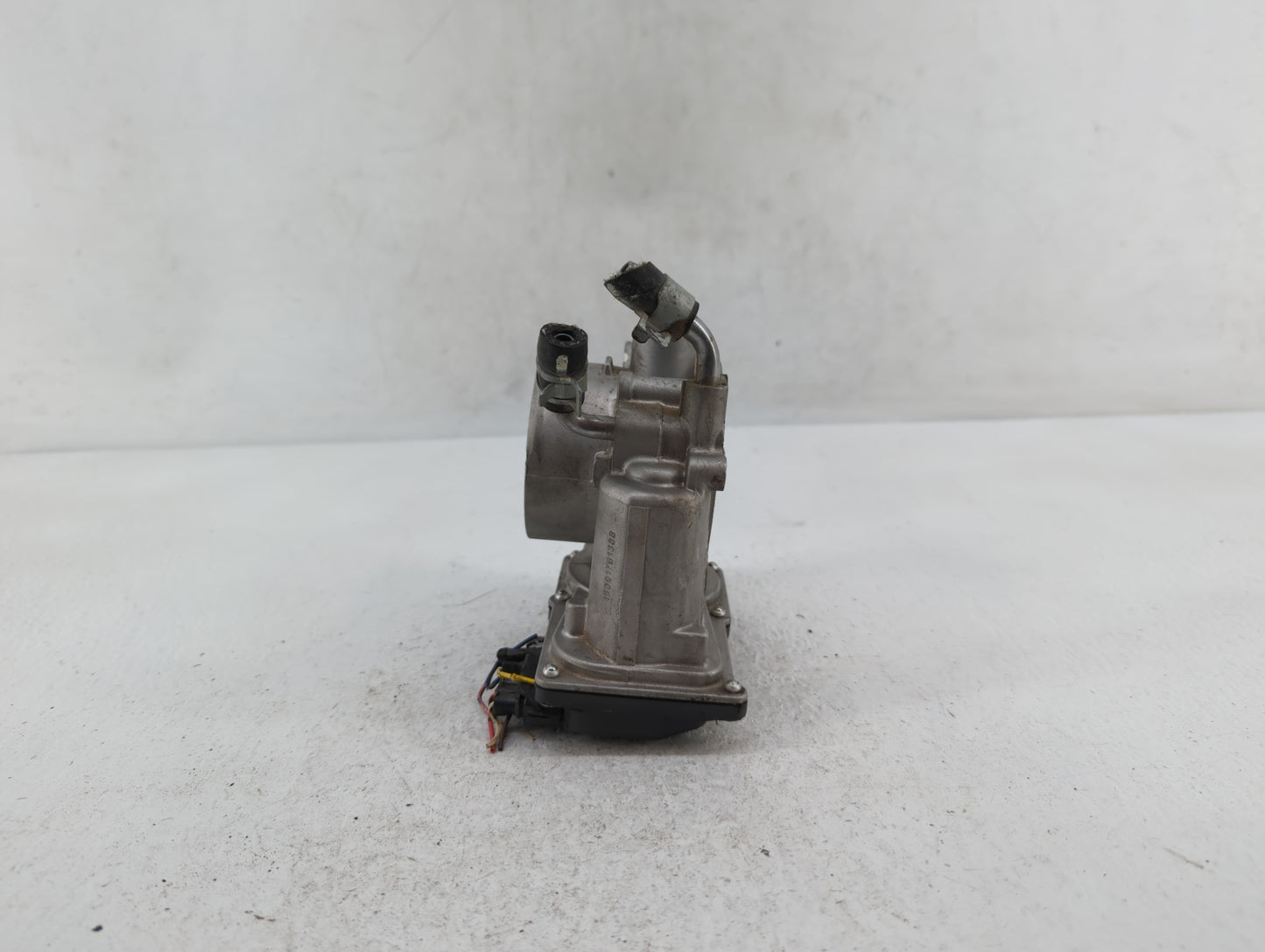 2011-2020 Hyundai Elantra Throttle Body P/N:35100-2E000 1302150124 Fits OEM Used Auto Parts - Oemusedautoparts1.com
