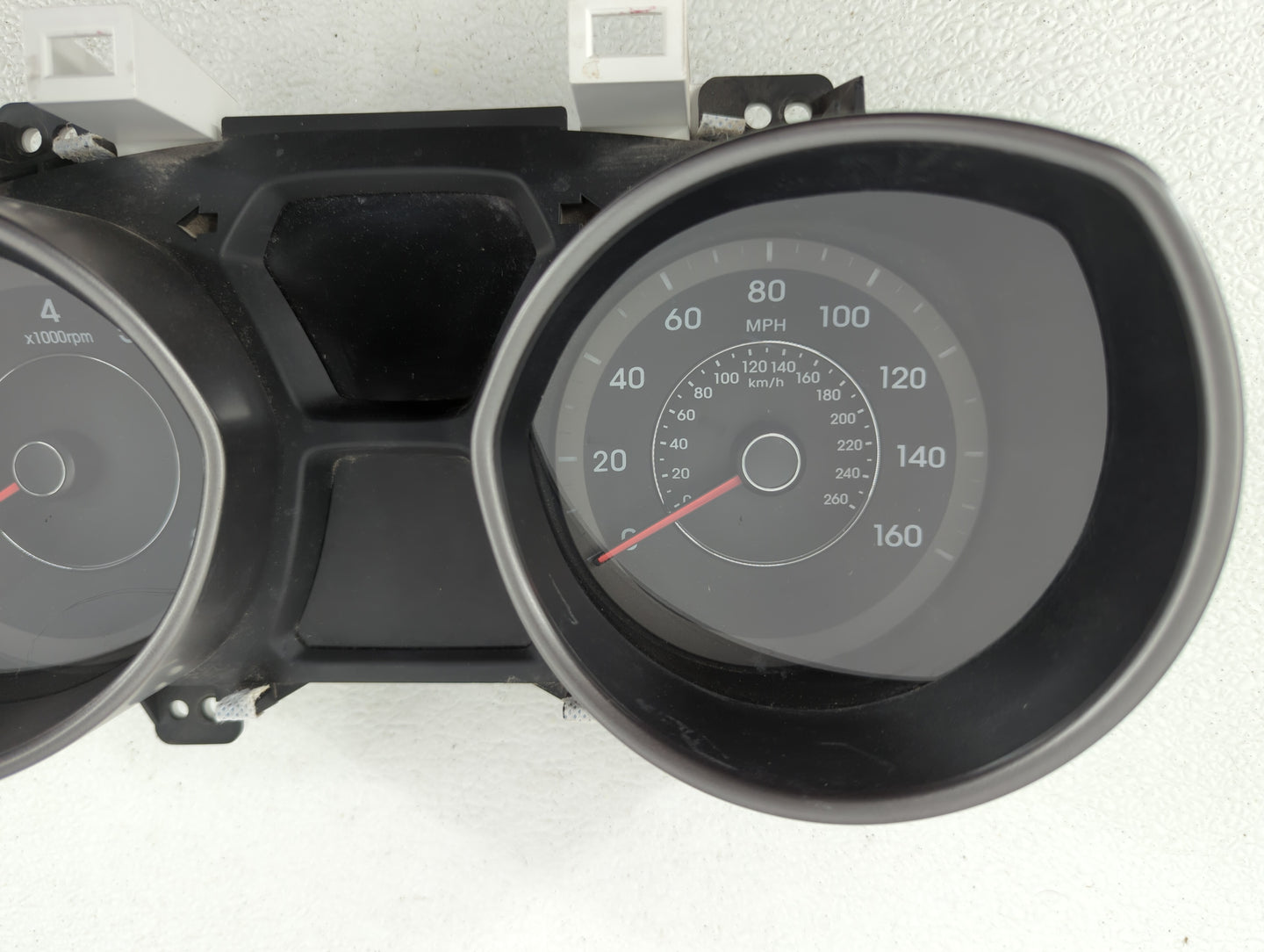 2014-2016 Hyundai Elantra Instrument Cluster Speedometer Gauges P/N:94004-3Y000 94004-3Y010 Fits Fits 2014 2015 2016 OEM Use