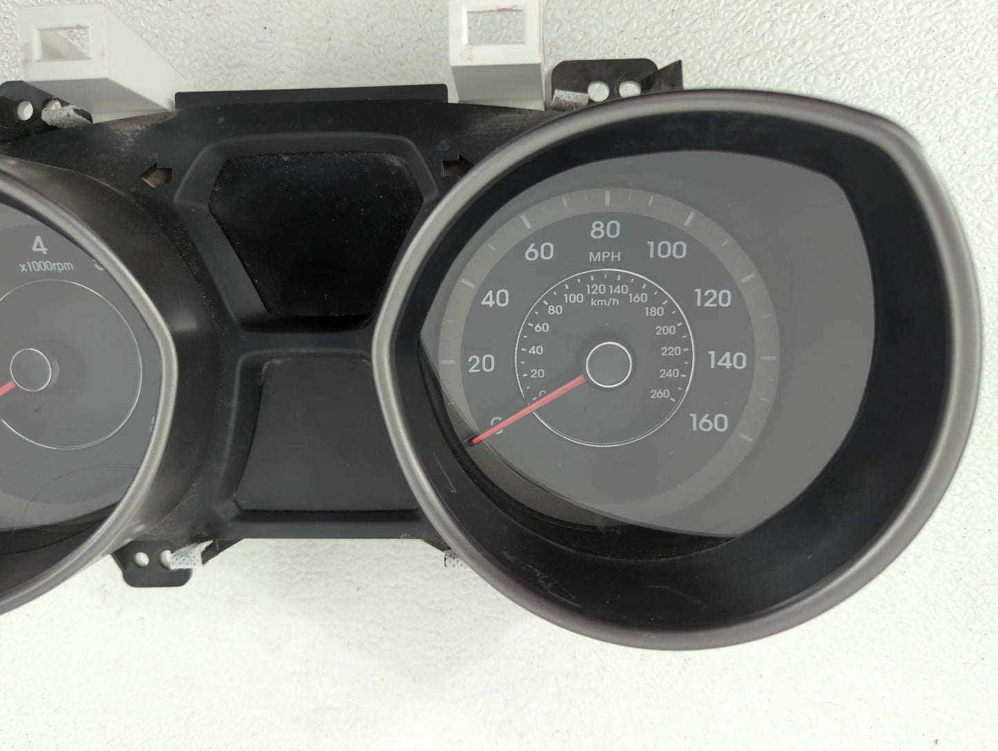 2014-2016 Hyundai Elantra Instrument Cluster Speedometer Gauges P/N:94004-3Y000 94004-3Y010 Fits Fits 2014 2015 2016 OEM Use