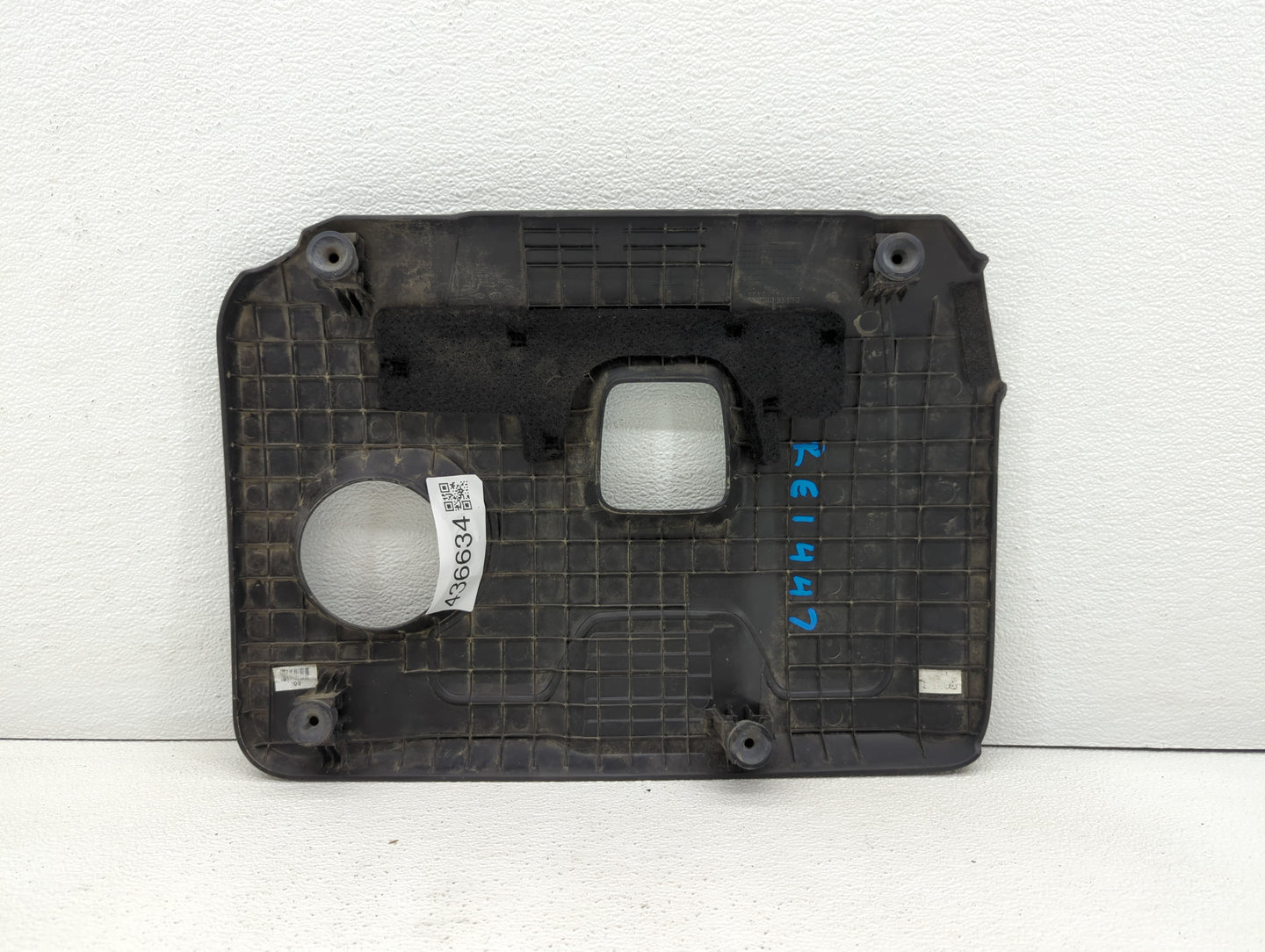 2016 Hyundai Elantra Engine Cover - Oemusedautoparts1.com