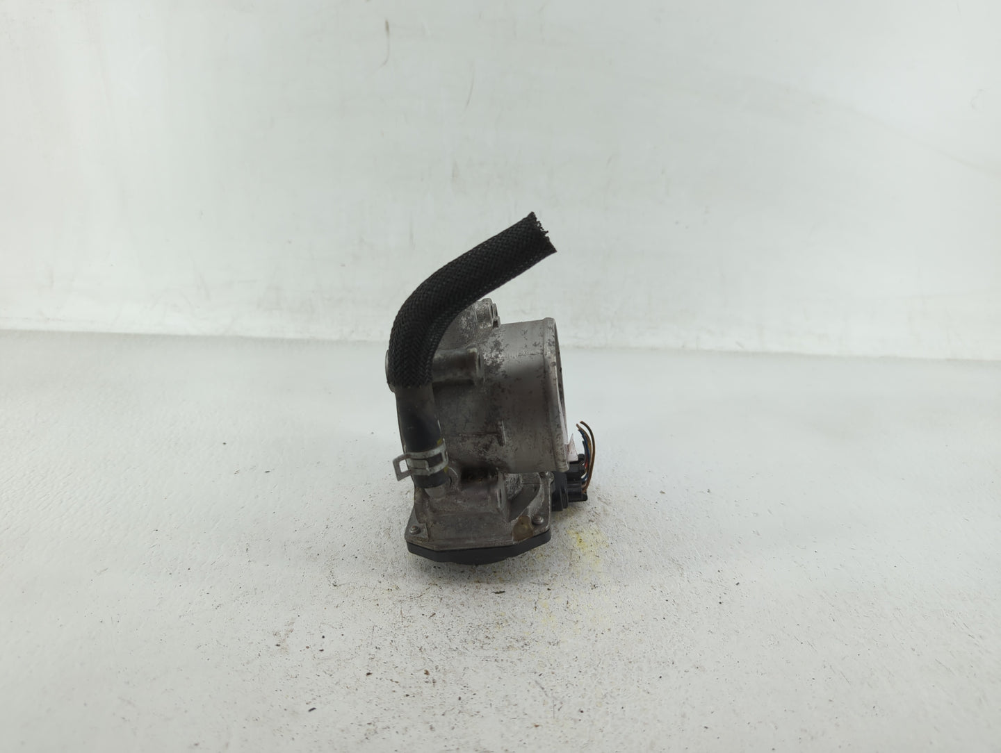 2011-2020 Hyundai Elantra Throttle Body P/N:35100-2E000 35100-2E710 Fits OEM Used Auto Parts - Oemusedautoparts1.com