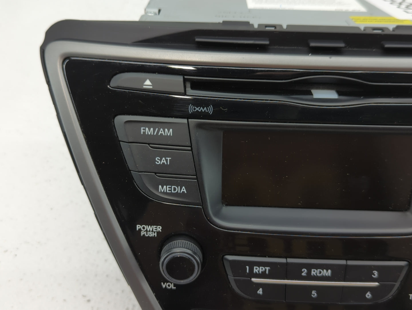2014-2016 Hyundai Elantra Am Fm Cd Player Radio Receiver - Oemusedautoparts1.com