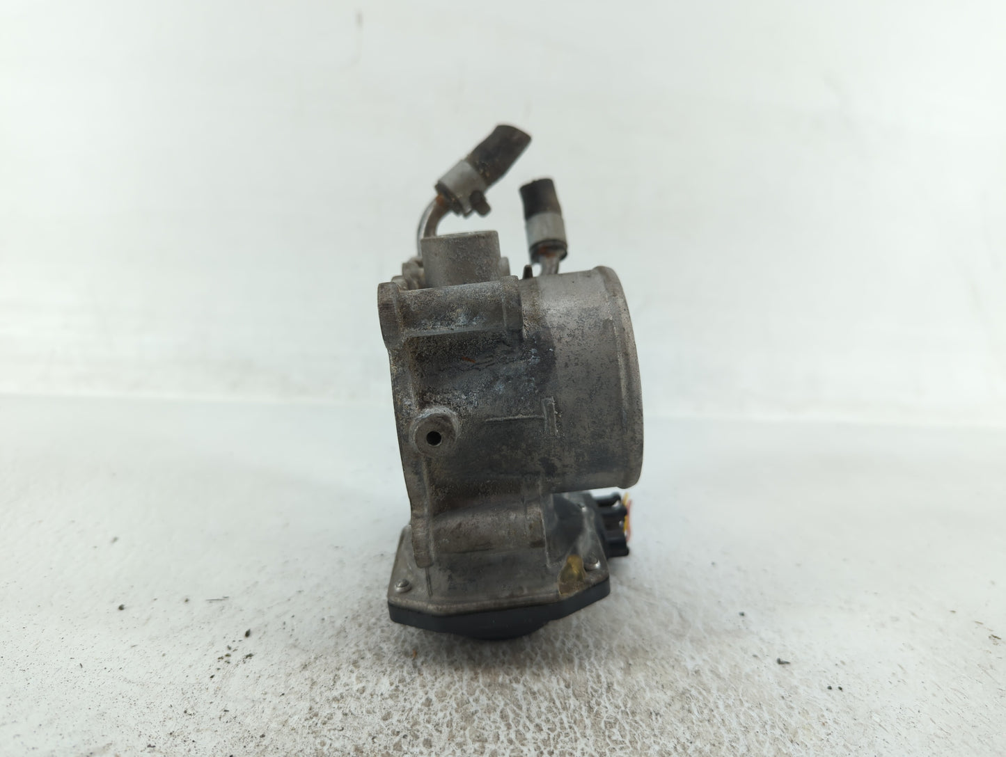 2011-2020 Hyundai Elantra Throttle Body P/N:35100-2E000 35100-2E710 Fits OEM Used Auto Parts - Oemusedautoparts1.com
