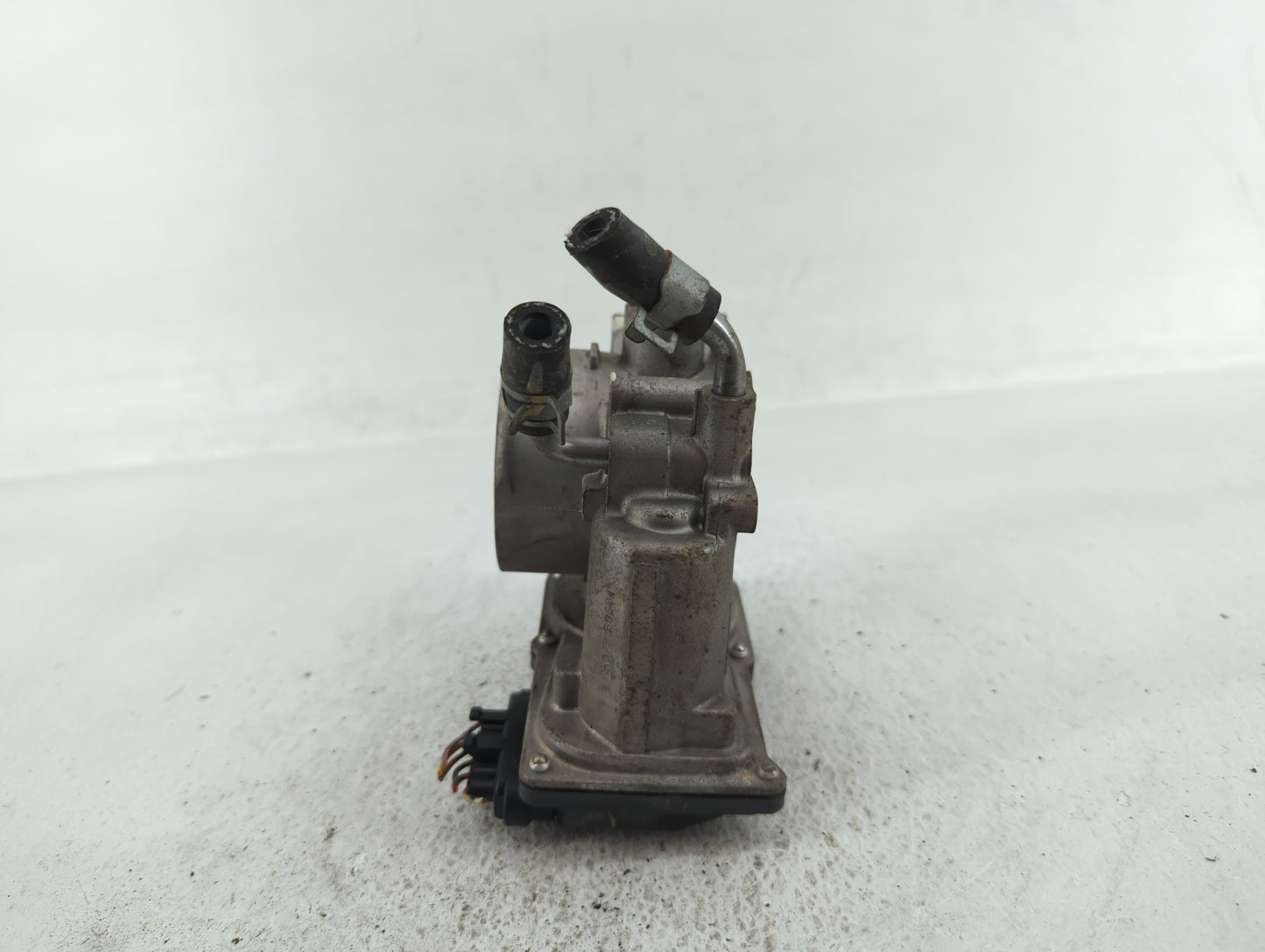 2011-2020 Hyundai Elantra Throttle Body P/N:35100-2E000 35100-2E710 Fits OEM Used Auto Parts - Oemusedautoparts1.com