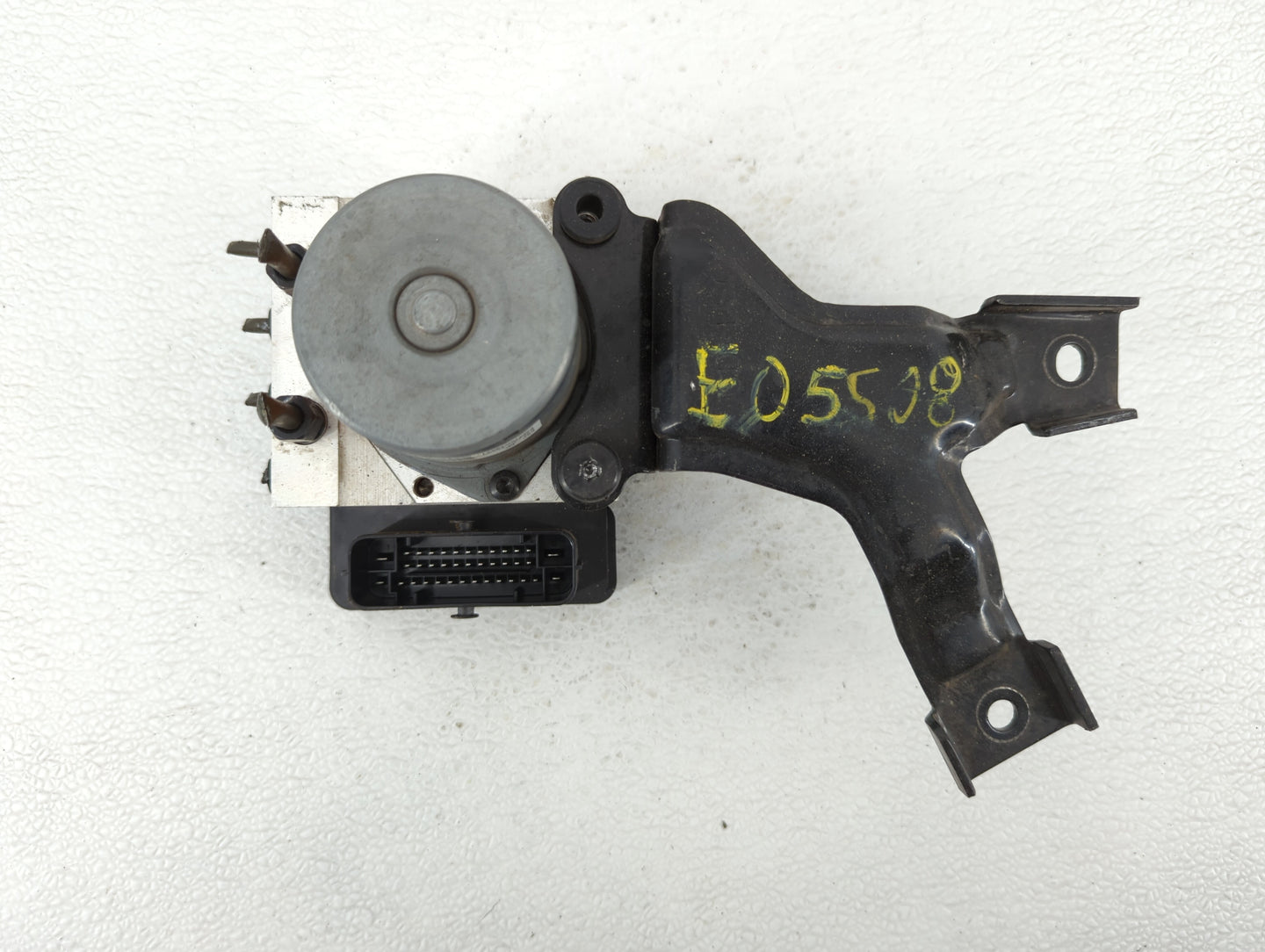2016-2017 Hyundai Elantra ABS Pump Control Module Replacement P/N:58900-A5230 58920-F2500, 58920-A5230 Fits Fits 2016 2017 O