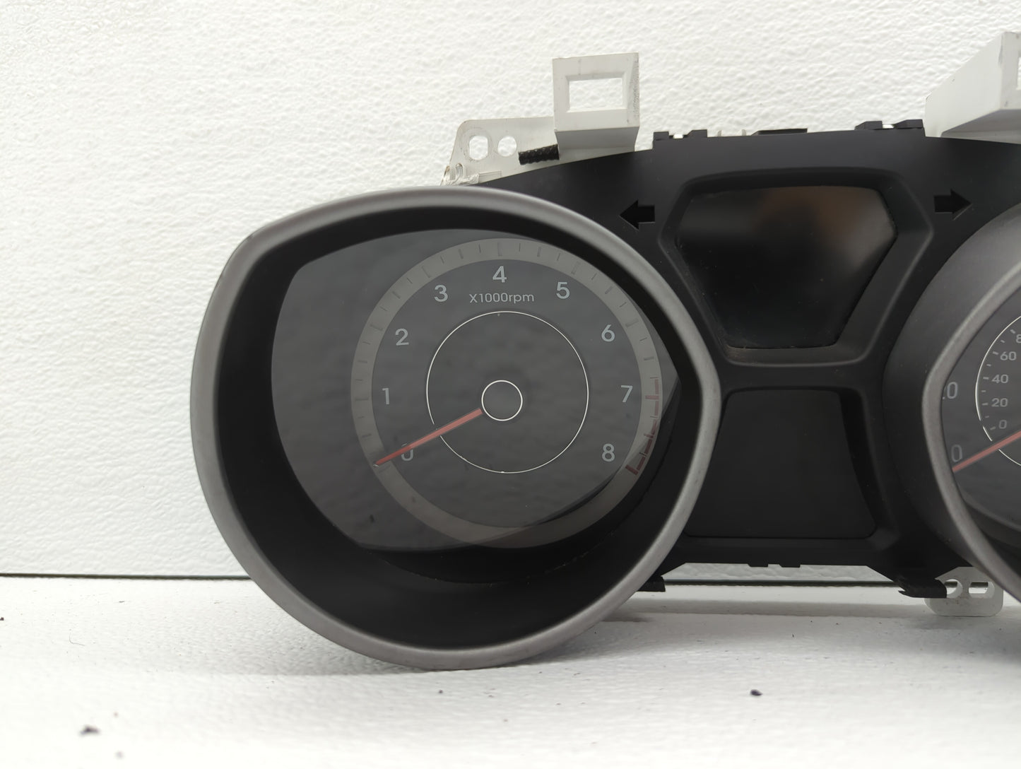 2014-2016 Hyundai Elantra Instrument Cluster Speedometer Gauges P/N:94004-3X230 Fits Fits 2014 2015 2016 OEM Used Auto Parts