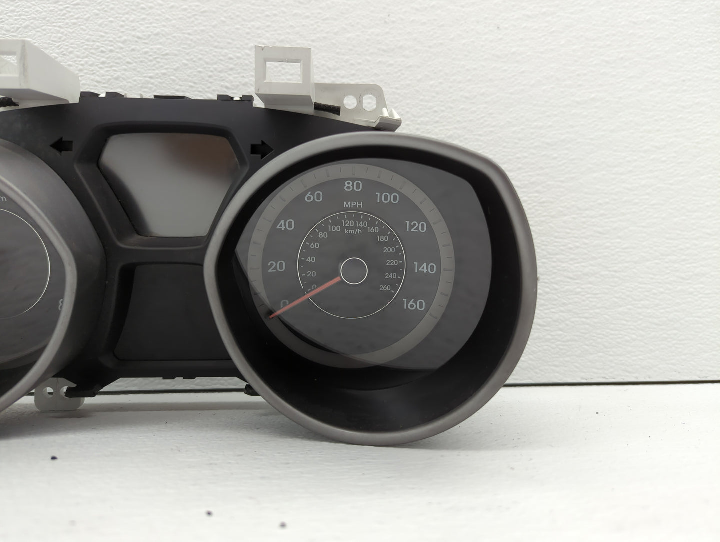 2014-2016 Hyundai Elantra Instrument Cluster Speedometer Gauges P/N:94004-3X230 Fits Fits 2014 2015 2016 OEM Used Auto Parts