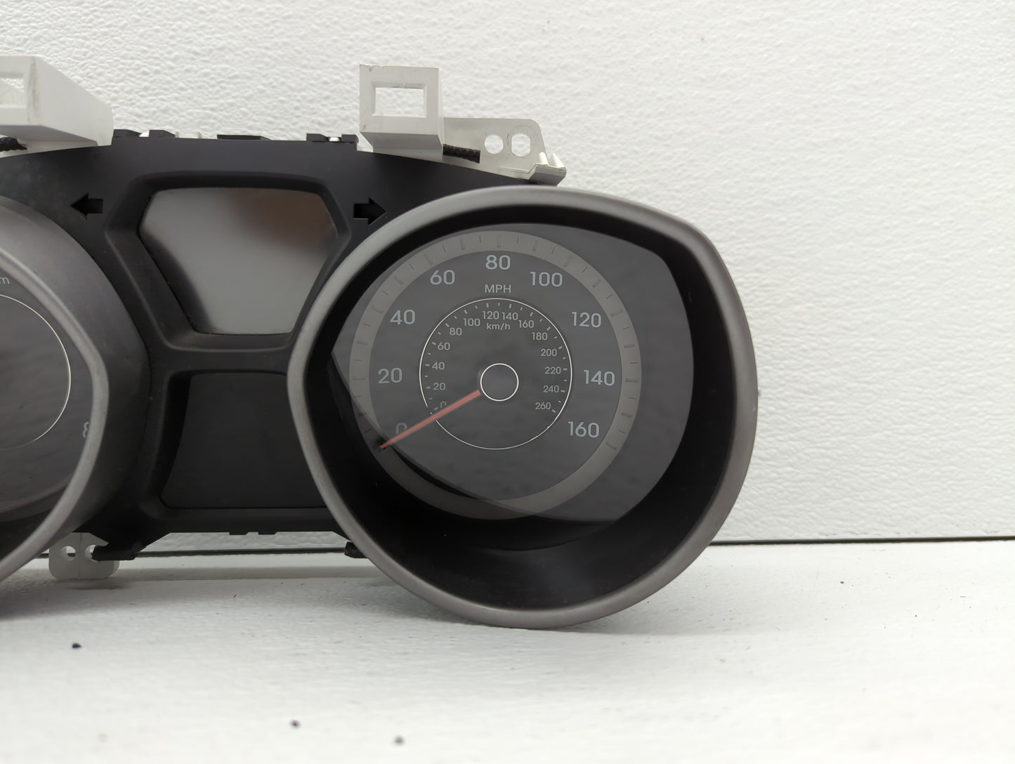 2014-2016 Hyundai Elantra Instrument Cluster Speedometer Gauges P/N:94004-3X230 Fits Fits 2014 2015 2016 OEM Used Auto Parts