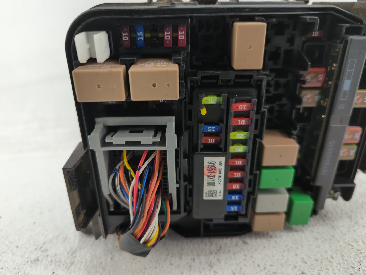 2014-2016 Hyundai Elantra Fusebox Fuse Box Panel Relay Module P/N:912013Y060 91951-3X100 Fits Fits 2014 2015 2016 OEM Used A