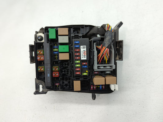 2014-2016 Hyundai Elantra Fusebox Fuse Box Panel Relay Module P/N:91951-3X710 912013Y060, 91951-3X100 Fits Fits 2014 2015 2016 OEM Used Auto Parts