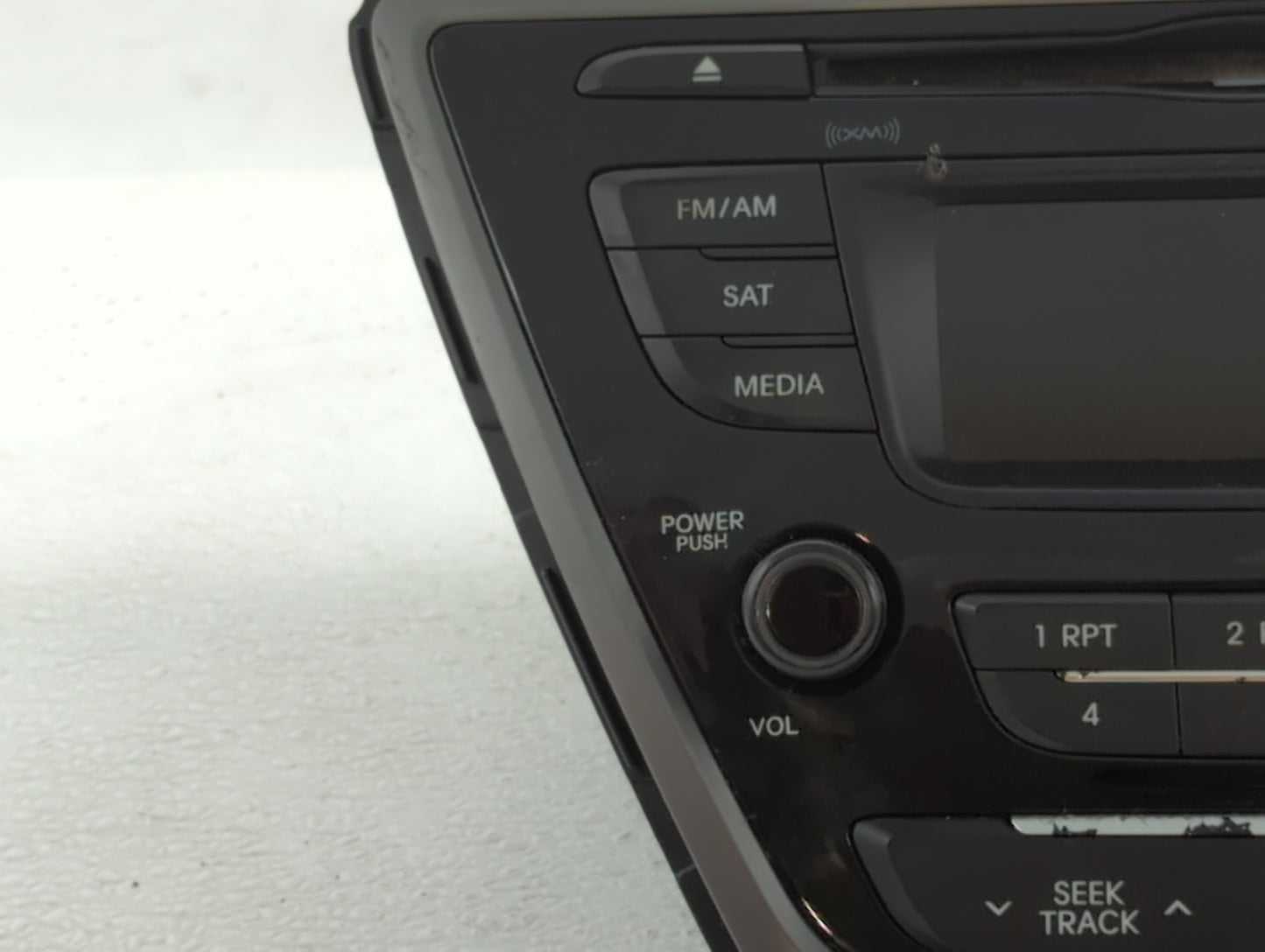 2014-2016 Hyundai Elantra Am Fm Cd Player Radio Receiver - Oemusedautoparts1.com