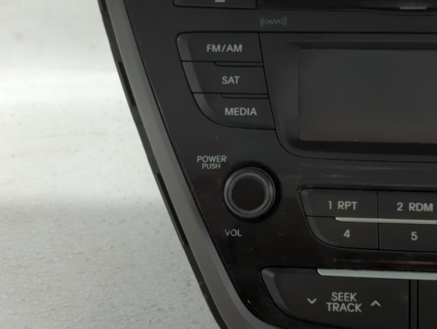 2014-2016 Hyundai Elantra Am Fm Cd Player Radio Receiver - Oemusedautoparts1.com