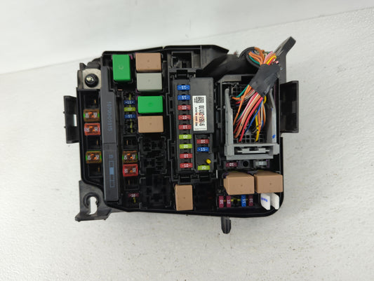 2014-2016 Hyundai Elantra Fusebox Fuse Box Panel Relay Module P/N:91951-3X710 912013Y060, 91951-3X100 Fits Fits 2014 2015 2016 OEM Used Auto Parts